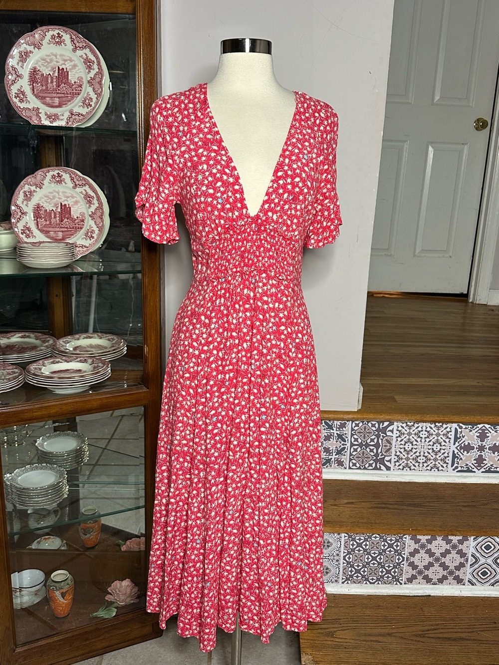 Free People Red Floral Smocked Waist Deep V-Neck Midi Dress Short Sleeve Small S